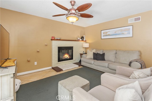 Detail Gallery Image 11 of 41 For 3638 Lillian, Riverside,  CA 92504 - 4 Beds | 2 Baths