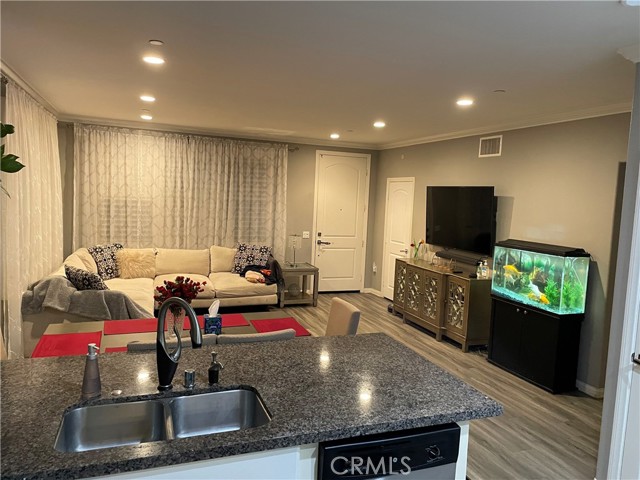 186 Rose Arch, Irvine CA: https://media.crmls.org/medias/4b98420d-cc99-4e3d-83fb-83cae4d680d3.jpg