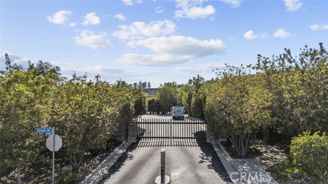 Detail Gallery Image 53 of 53 For 18177 Knoll Hill, Granada Hills,  CA 91344 - 4 Beds | 4/1 Baths