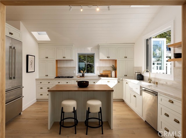 31927 Hayes Place, Laguna Beach CA: https://media.crmls.org/medias/4b98812a-e96e-416c-ba08-88a679e91279.jpg