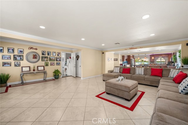 Detail Gallery Image 4 of 62 For 11267 Jerry Pl, Cerritos,  CA 90703 - 3 Beds | 3 Baths