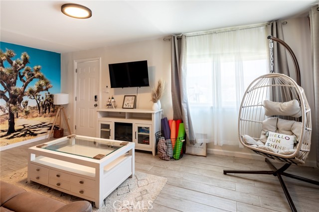 Detail Gallery Image 9 of 32 For 65076 E Broadway, Joshua Tree,  CA 92252 - 2 Beds | 1 Baths