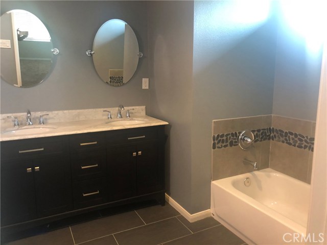 16748 Broadmoor Way, Fontana CA: https://media.crmls.org/medias/4b997138-04b7-4647-8076-a44590419901.jpg