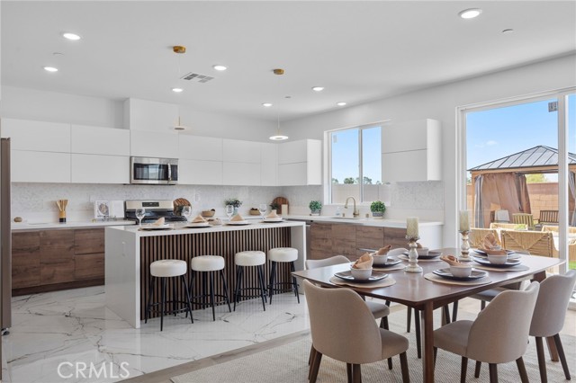 Detail Gallery Image 9 of 55 For 14425 Buvan Ct, Moreno Valley,  CA 92555 - 5 Beds | 3/1 Baths