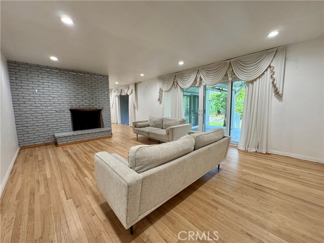 3030 San Juan Drive, Fullerton CA: https://media.crmls.org/medias/4b9a38ae-7a3a-4956-ae2a-497cf85da347.jpg