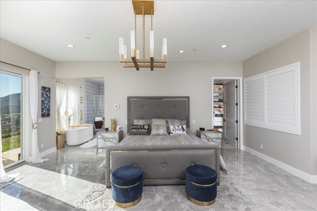 Detail Gallery Image 12 of 74 For 38000 via Vista Grande, Murrieta,  CA 92562 - 5 Beds | 5/2 Baths