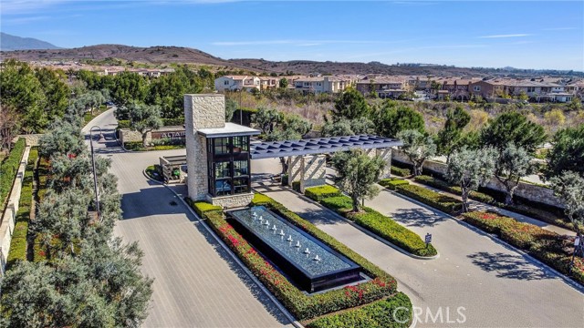 58 Sagan, Irvine CA: https://media.crmls.org/medias/4b9c0e73-8e8d-44b5-9a4c-fd89503ff353.jpg