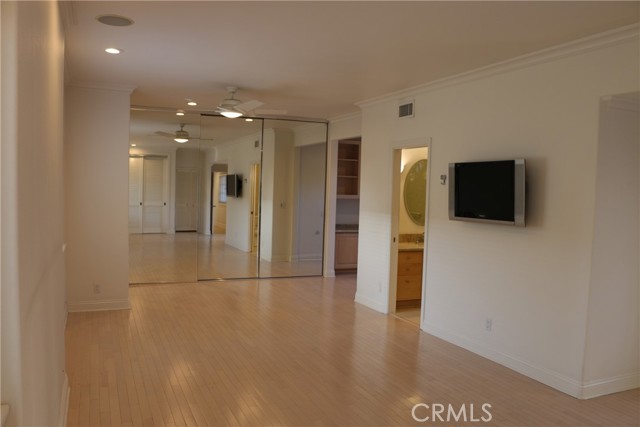 Detail Gallery Image 10 of 23 For 1201 Bayside Dr #101,  Corona Del Mar,  CA 92625 - 2 Beds | 2 Baths