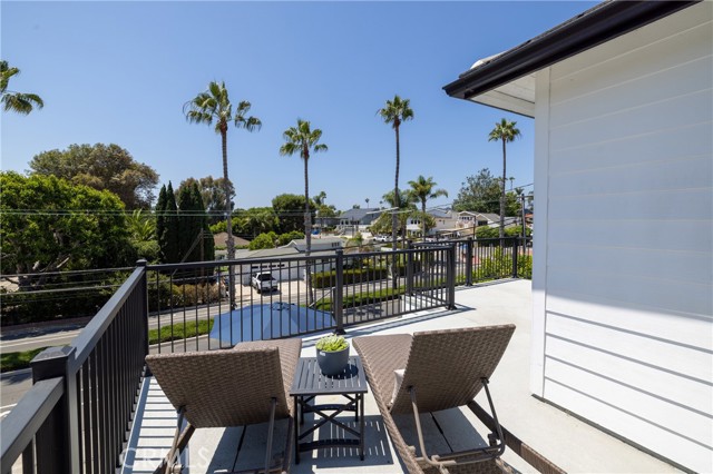 1703 S Ola Vista, San Clemente CA: https://media.crmls.org/medias/4b9ca510-46c2-402c-9d4a-135a2baebd5e.jpg
