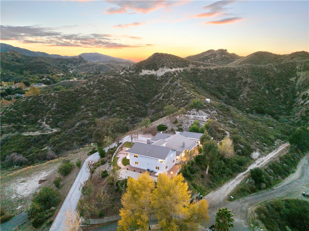 Detail Gallery Image 57 of 62 For 26945 Brooken Ave, Canyon Country,  CA 91387 - 5 Beds | 5/1 Baths