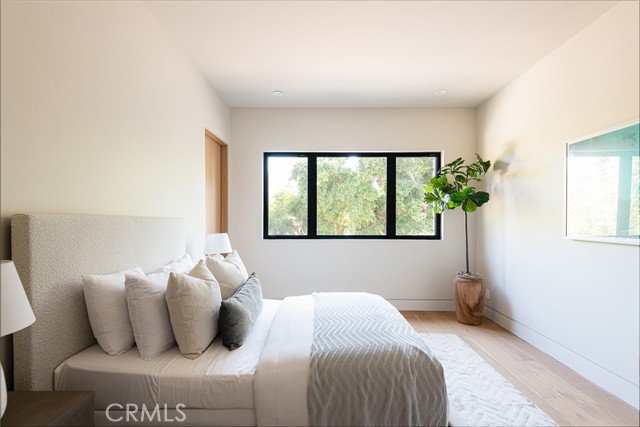 Detail Gallery Image 57 of 71 For 20441 Robert Pl, Woodland Hills,  CA 91364 - 5 Beds | 6/1 Baths