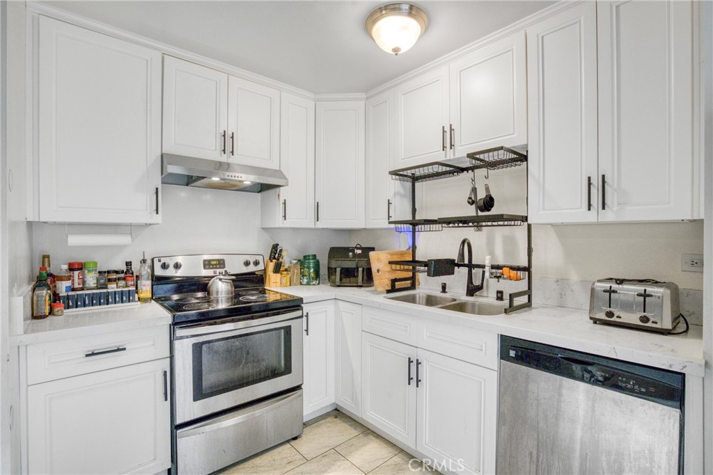 7300 Lennox Avenue #J5