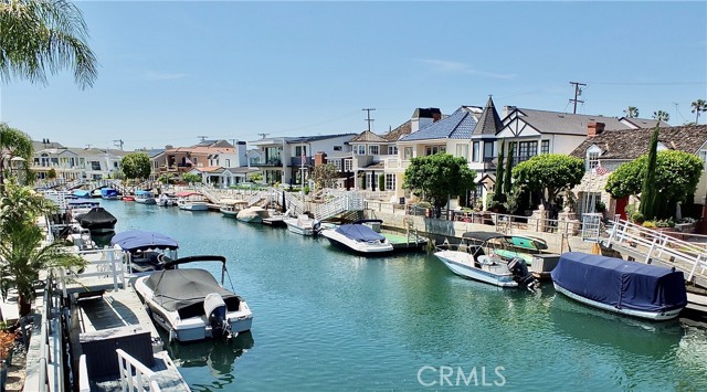 Detail Gallery Image 8 of 71 For 89 Rivo Alto Canal, Long Beach,  CA 90803 - 5 Beds | 3/1 Baths