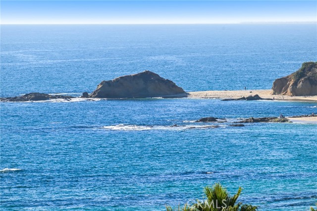 Detail Gallery Image 2 of 44 For 31261 Monterey St, Laguna Beach,  CA 92651 - 2 Beds | 1/1 Baths