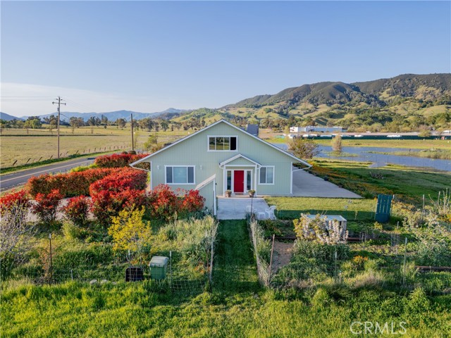 2260 Lakeshore Blvd, Upper Lake CA: https://media.crmls.org/medias/4ba10d99-d815-4891-aaea-efb865b44463.jpg