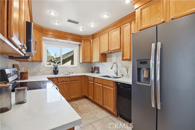 Detail Gallery Image 7 of 21 For 20887 Serrano Creek Rd #80,  Lake Forest,  CA 92630 - 3 Beds | 2 Baths