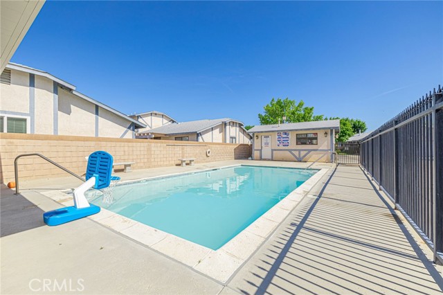43840 Bobby Jones Drive, Lancaster CA: https://media.crmls.org/medias/4ba20676-b196-4410-a7ec-5cb937fe70c2.jpg