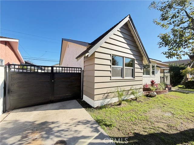 Detail Gallery Image 3 of 73 For 4128 Ostrom, Lakewood,  CA 90713 - 3 Beds | 2 Baths