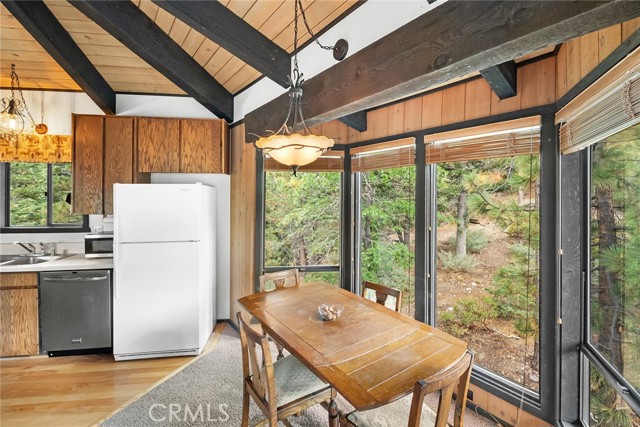 1281 Sand Canyon, Big Bear Lake CA: https://media.crmls.org/medias/4ba294be-ff21-4285-b54e-22fffdf852f6.jpg