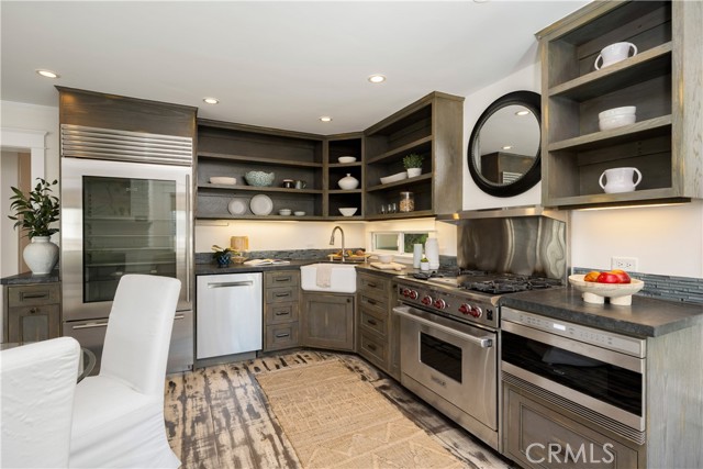 44 59th Place, Long Beach CA: https://media.crmls.org/medias/4ba2a32b-051a-4259-a51e-5f5b153a94c4.jpg