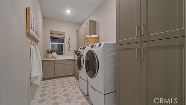 29452 Via Diamante, Valencia CA: https://media.crmls.org/medias/4ba2cbf8-8c65-4ee1-b29f-666bb7dc2129.jpg