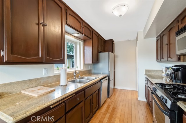 Detail Gallery Image 7 of 29 For 1720 Westcliff Dr #10,  Newport Beach,  CA 92660 - 1 Beds | 1 Baths