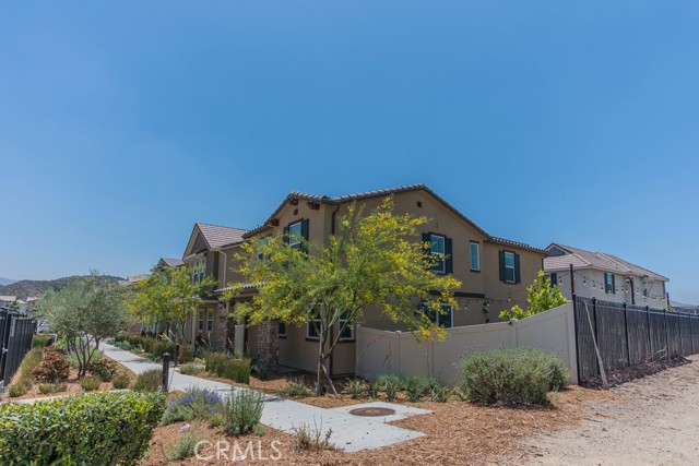 Detail Gallery Image 49 of 64 For 27638 Sawtooth Ln, Canyon Country,  CA 91387 - 3 Beds | 2/1 Baths