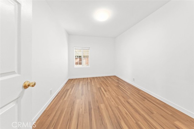 Detail Gallery Image 20 of 52 For 19148 Saticoy St, Reseda,  CA 91335 - 3 Beds | 2 Baths