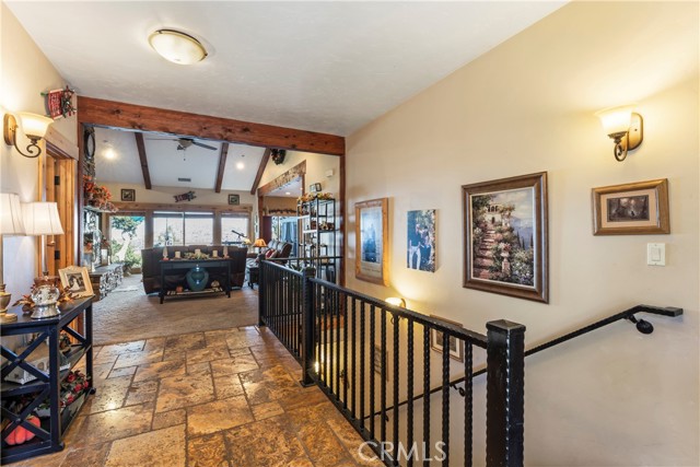 Detail Gallery Image 5 of 67 For 1454 Lovers Ln, Lake Arrowhead,  CA 92352 - 5 Beds | 3/1 Baths