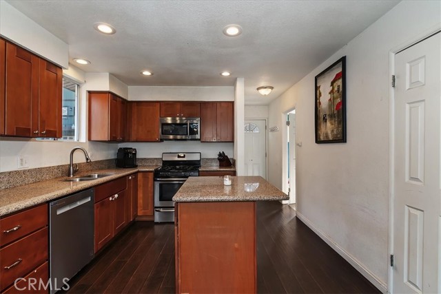 Detail Gallery Image 14 of 42 For 22868 Laurel, Crestline,  CA 92325 - 3 Beds | 2 Baths