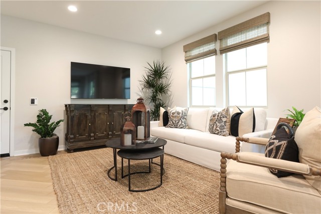 Detail Gallery Image 2 of 18 For 1419 Indian Hill Bld, Claremont,  CA 91711 - 3 Beds | 2/1 Baths
