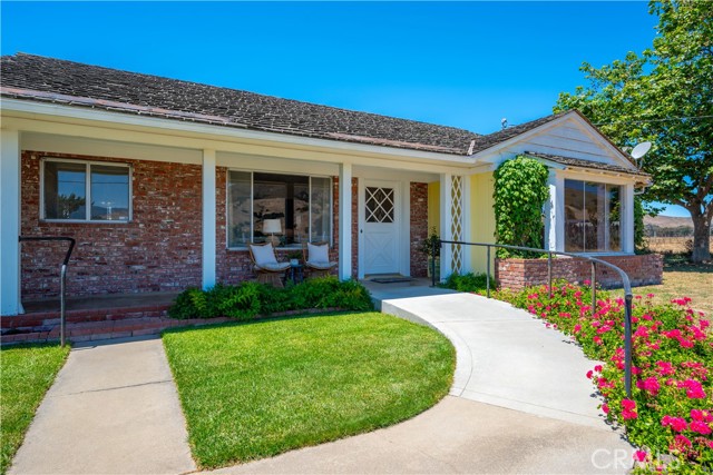 Detail Gallery Image 4 of 39 For 225 O'connor Way, San Luis Obispo,  CA 93405 - 3 Beds | 2/1 Baths