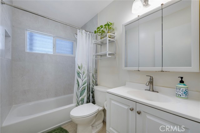 Detail Gallery Image 8 of 16 For 6771 Tahitian, Yorba Linda,  CA 92886 - 4 Beds | 2/1 Baths