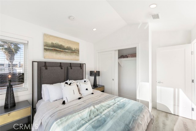 417 E Bay, Newport Beach CA: https://media.crmls.org/medias/4ba986d8-f078-4faf-bf16-bf7065e8bd54.jpg