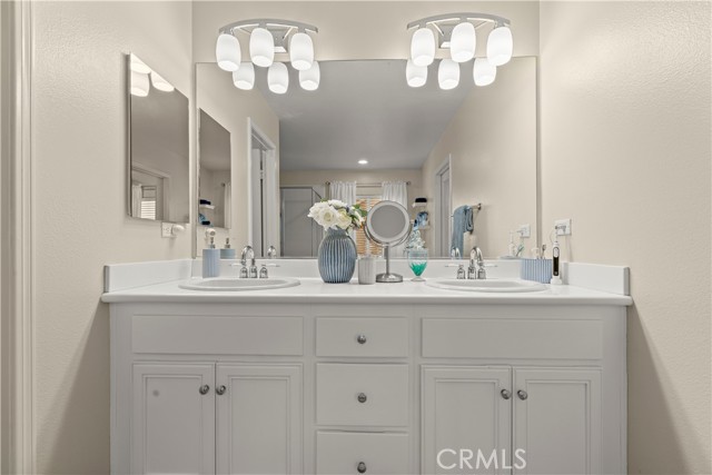 Image 29 of 42 For 26672 Mark Twain Court