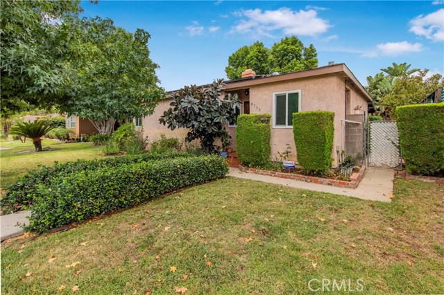 6755 Lindley Avenue photo 3
