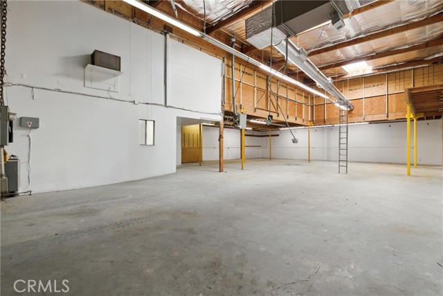 Image 4 of 7 For 23120 Mariposa