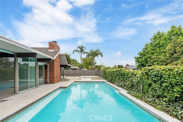 5112 E Valencia Drive, Orange CA: https://media.crmls.org/medias/4baaf9ab-31d3-4d90-856c-9d3cb1e8a56a.jpg