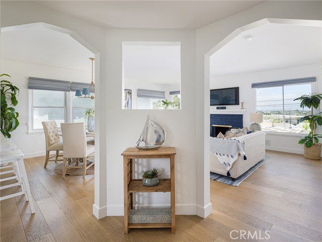 237 Via Los Miradores, Redondo Beach CA: https://media.crmls.org/medias/4bab0140-ffed-46da-9e4c-d78f86a22442.jpg