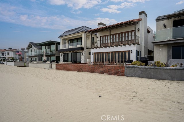 Detail Gallery Image 26 of 40 For 6804 W Oceanfront, Newport Beach,  CA 92663 - 4 Beds | 4/1 Baths