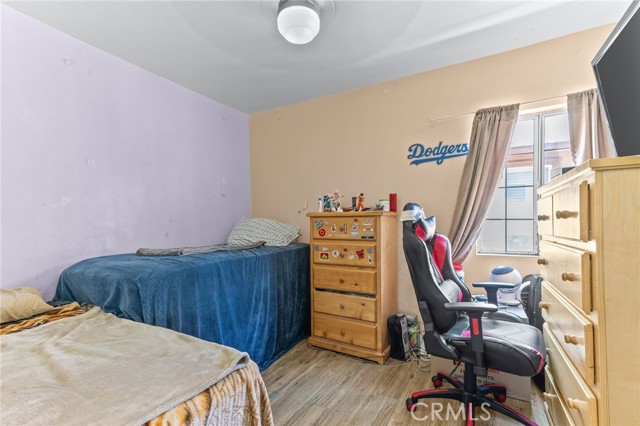 225 S Kern Avenue, Los Angeles CA: https://media.crmls.org/medias/4bac6e30-5456-4cfa-bf0e-0841ee36c3b1.jpg