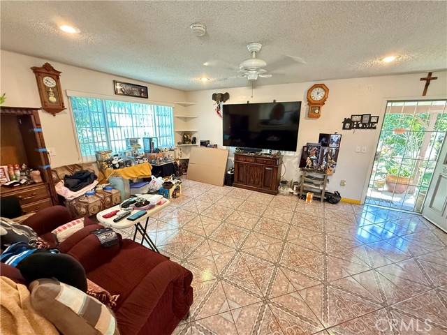 Detail Gallery Image 17 of 34 For 19107 Lyle Ave, Corona,  CA 92881 - 3 Beds | 2 Baths