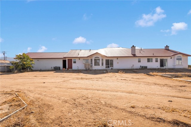 8381 White Road, Phelan CA: https://media.crmls.org/medias/4bad3bd7-2a8d-4e3a-b211-128f64067dd4.jpg