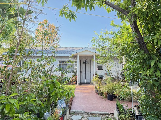 17838 -17840 Los Alimos Street, Granada Hills CA: https://media.crmls.org/medias/4bad88d1-6bd6-4601-95b3-d63032cfffb1.jpg