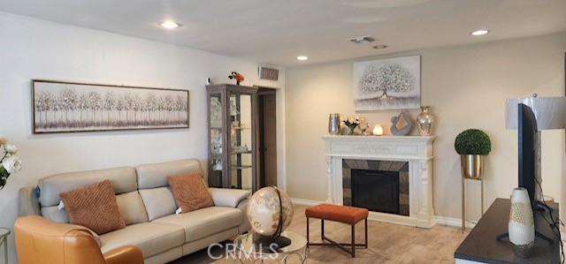 Detail Gallery Image 14 of 34 For 9203 Mandale St, Bellflower,  CA 90706 - 3 Beds | 3 Baths