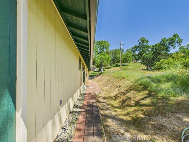 40170 Hillsborough Loop, Oakhurst CA: https://media.crmls.org/medias/4bae00a8-acdc-4051-8477-732cea0afb4a.jpg