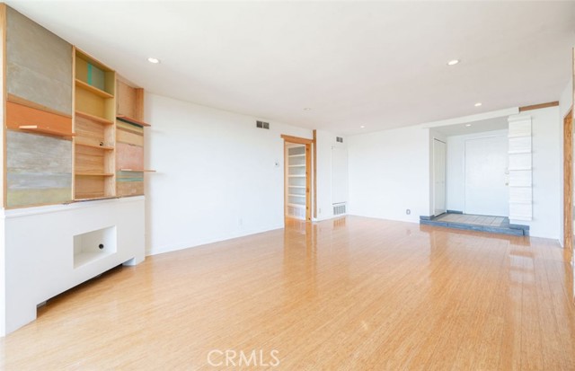 Detail Gallery Image 4 of 30 For 750 S Windsor Bld #7,  Los Angeles,  CA 90005 - 2 Beds | 2 Baths