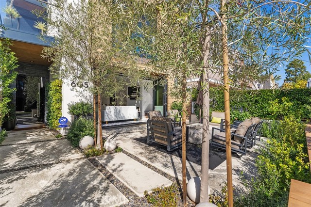 Detail Gallery Image 3 of 60 For 605 Marigold Ave, Corona Del Mar,  CA 92625 - 4 Beds | 5 Baths