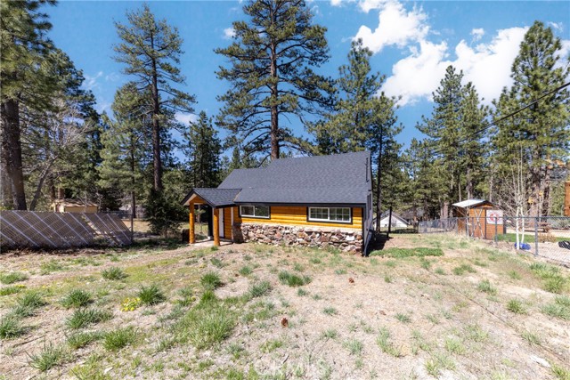40085 Forest Road, Big Bear Lake CA: https://media.crmls.org/medias/4baf2ea9-8943-4760-ab2e-38a825f644a8.jpg