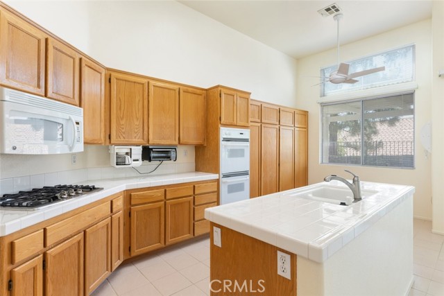 Detail Gallery Image 18 of 47 For 40518 Calle Lampara, Murrieta,  CA 92562 - 3 Beds | 2 Baths